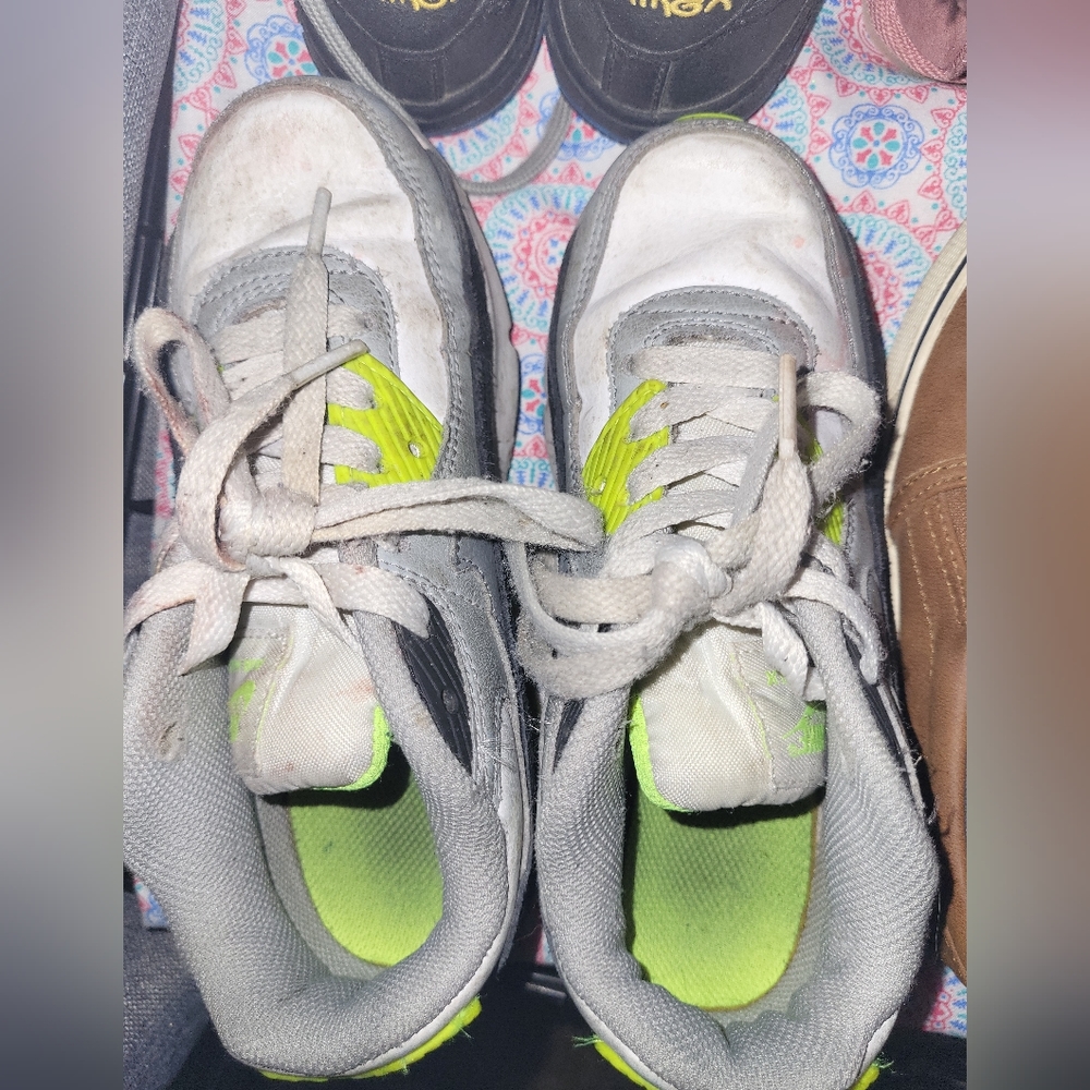 Boys Nikes